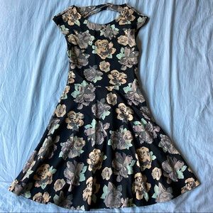 Almost New Aritzia Talula Floral Dress